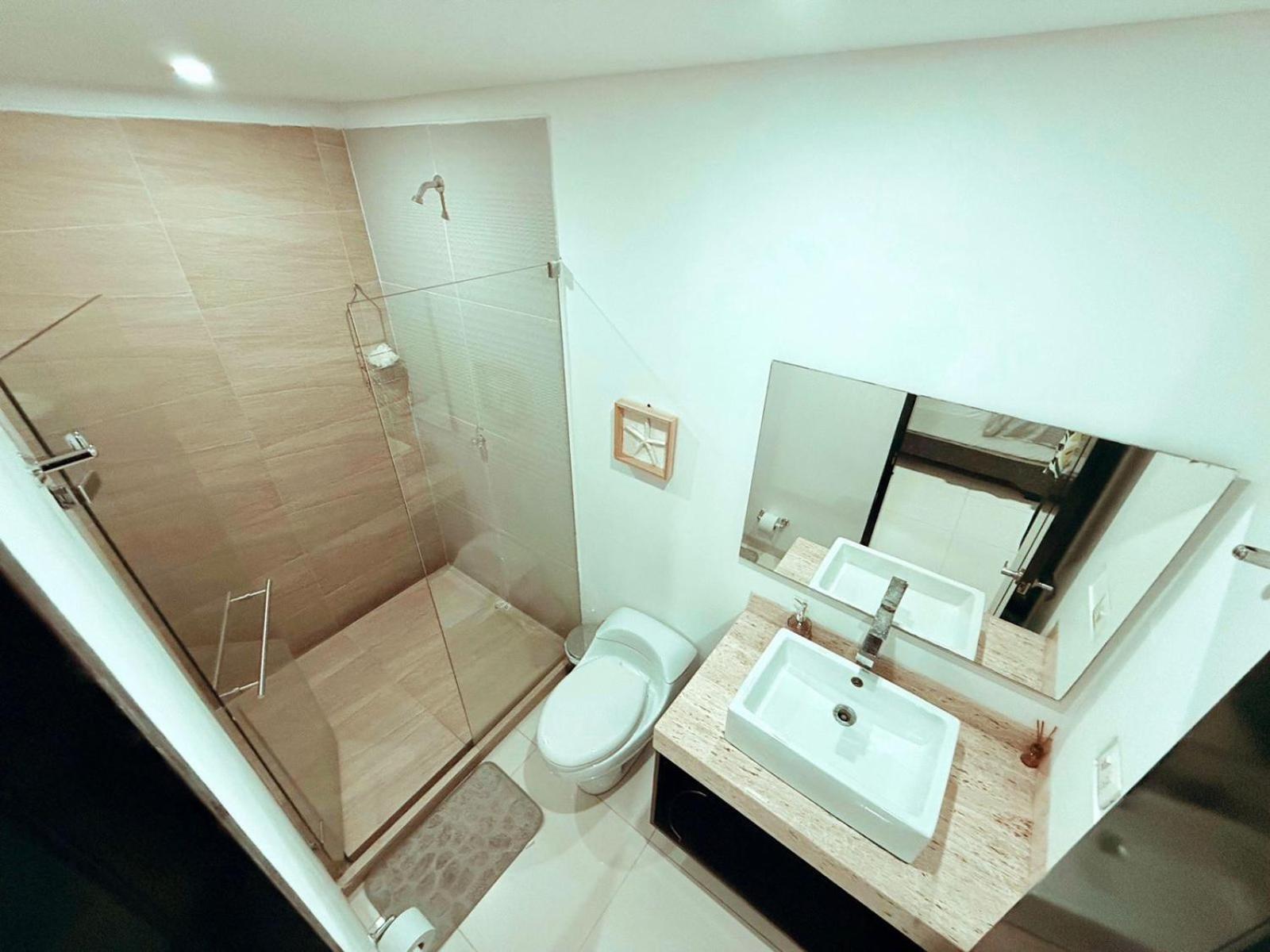 A 10 Min Del Aeropuerto X7pax *